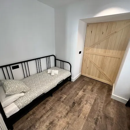 Apartamenticos El Tubo I * سرقسطة