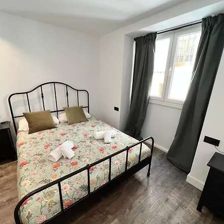 Apartamenticos El Tubo I شقة سرقسطة