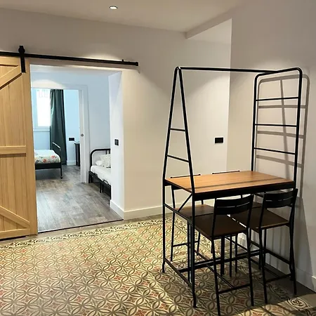 Apartamenticos El Tubo I سرقسطة
